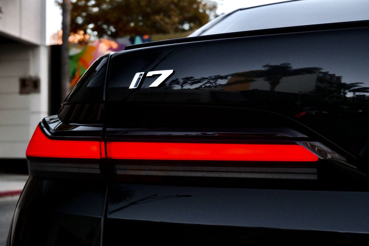 Rent a BMW i7 xDrive60 2024 in Los Angeles