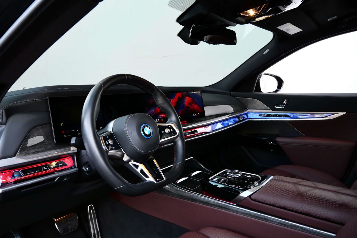 BMW i7 xDrive60 2024 for rent in los angeles