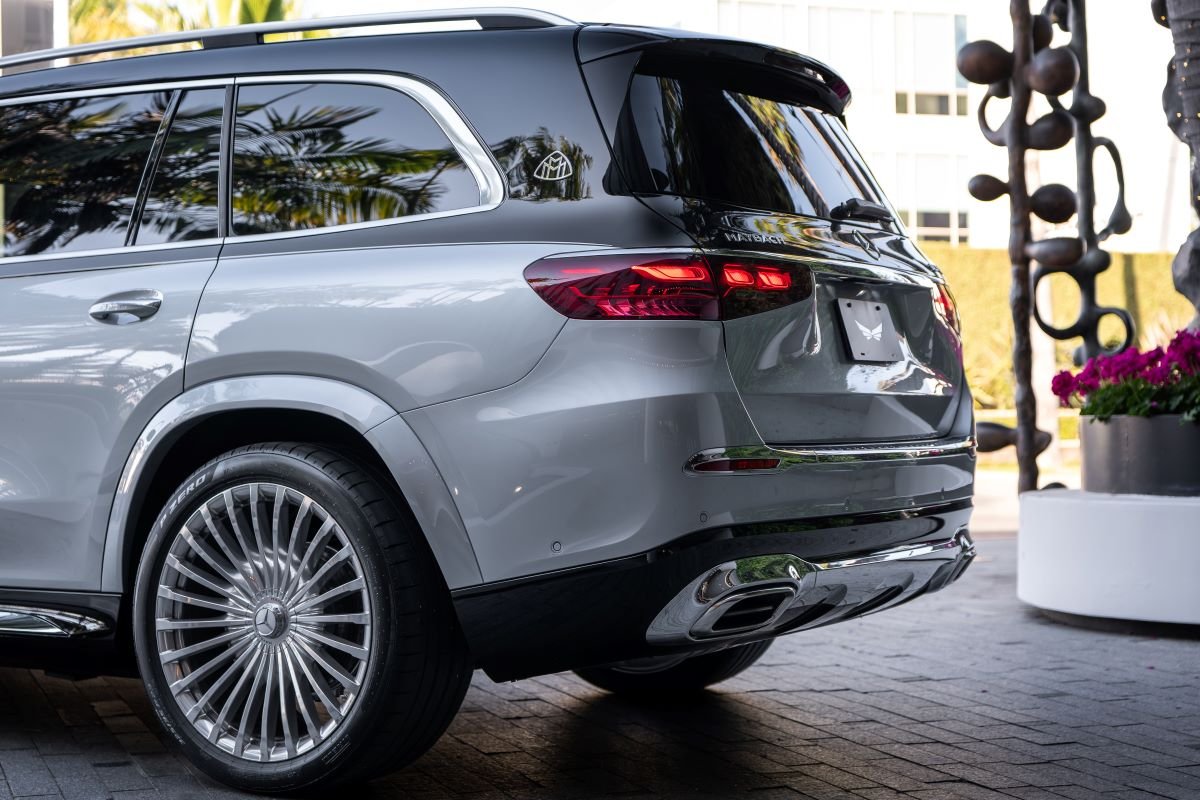 Mercedes GLS Maybach GLS 600 Rental in Los Angeles