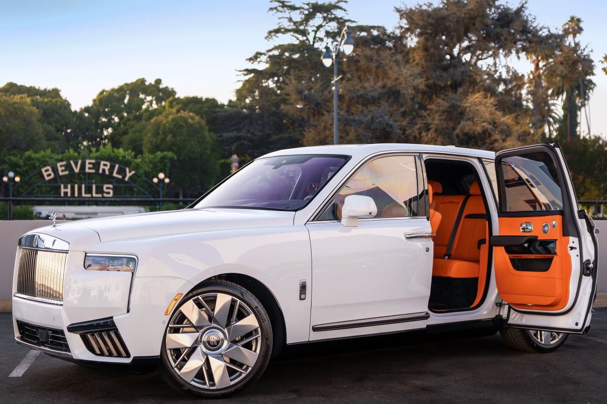 Rolls Royce Cullinan rental in Los Angeles