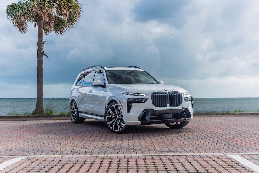 Rent a BMW X7 40i 2023 in LA Rent a BMW X7 40i 2023 in LA