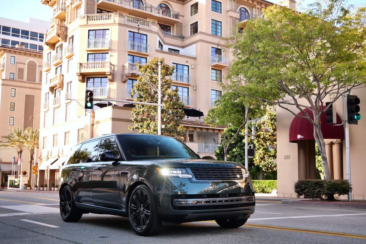 2025 Range Rover P530 LWB in LA For Rent 2025 Range Rover P530 LWB in LA For Rent