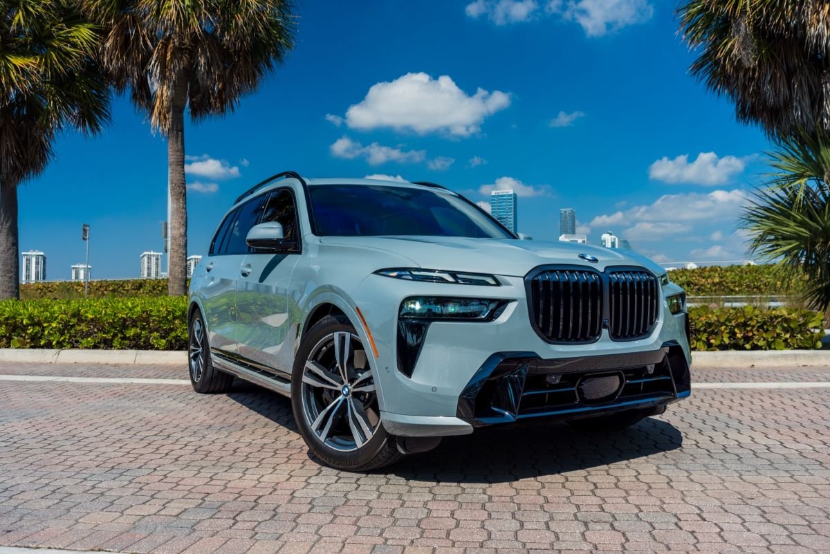 BMW X7 rental in Miami