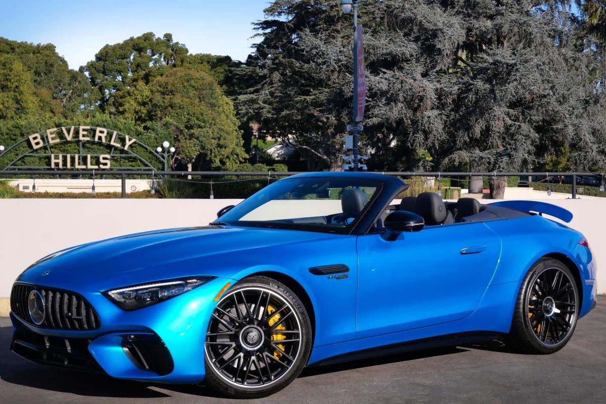Rent a Mercedes AMG SL 63 2023 in LAX Rent a Mercedes AMG SL 63 2023 in LAX