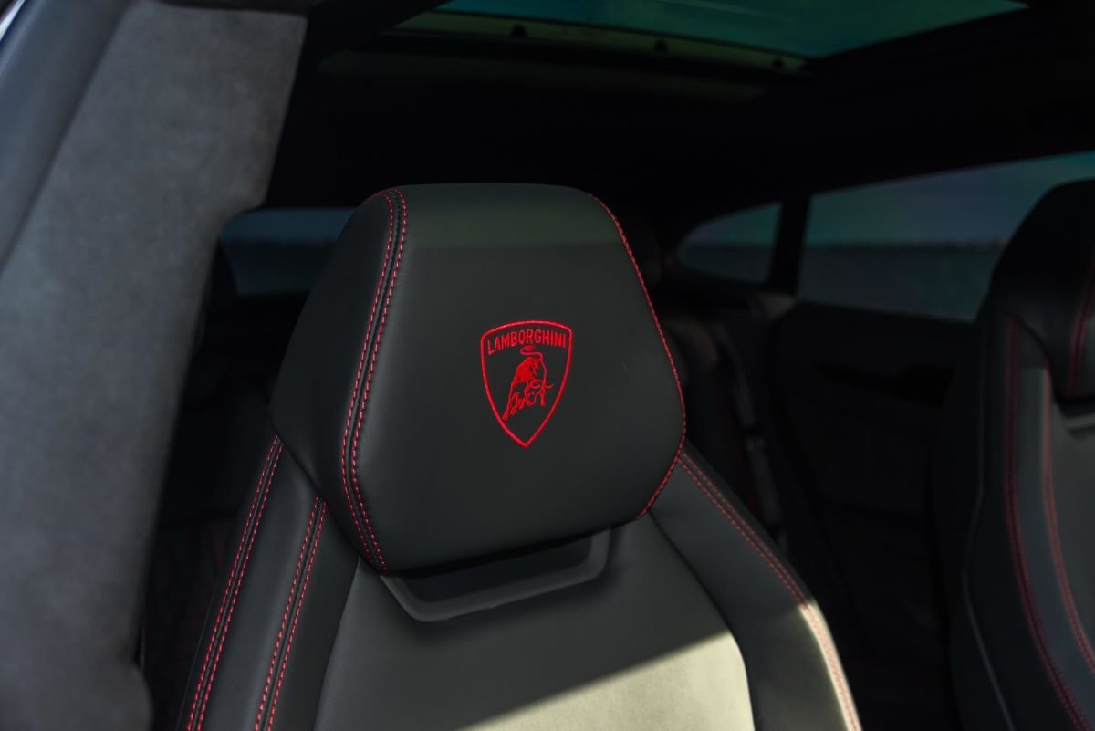 Lamborghini Urus SE rental in miami