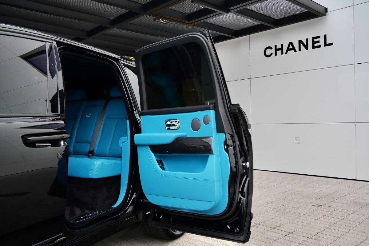 2025 Rolls-Royce Cullinan Black Badge in LA For Rent