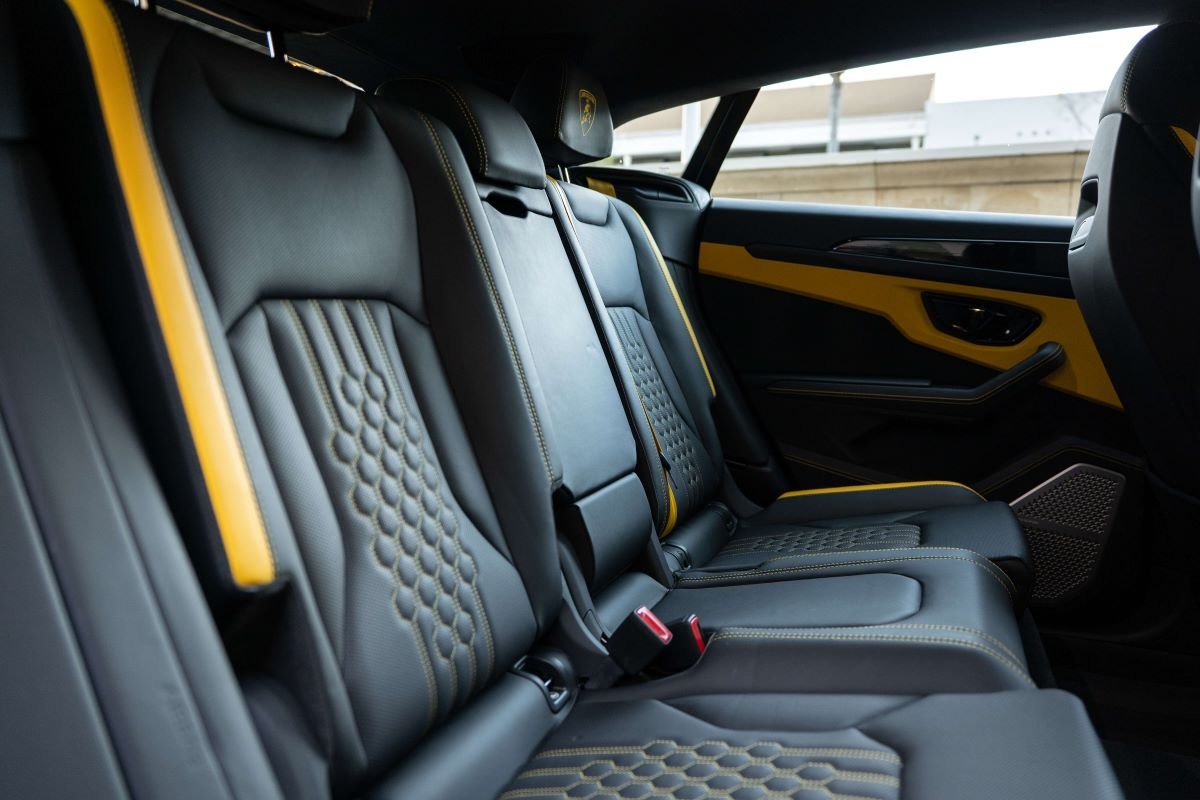 Lamborghini Urus SE 2025 for Rent in Los Angeles Lamborghini Urus SE 2025 for Rent in Los Angeles