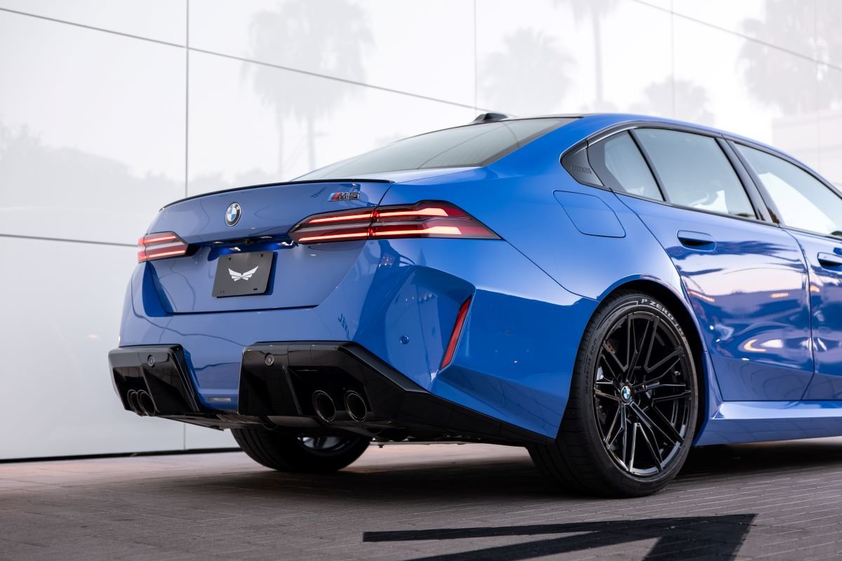 BMW G90 M5 rental in Los Angeles BMW G90 M5 rental in Los Angeles