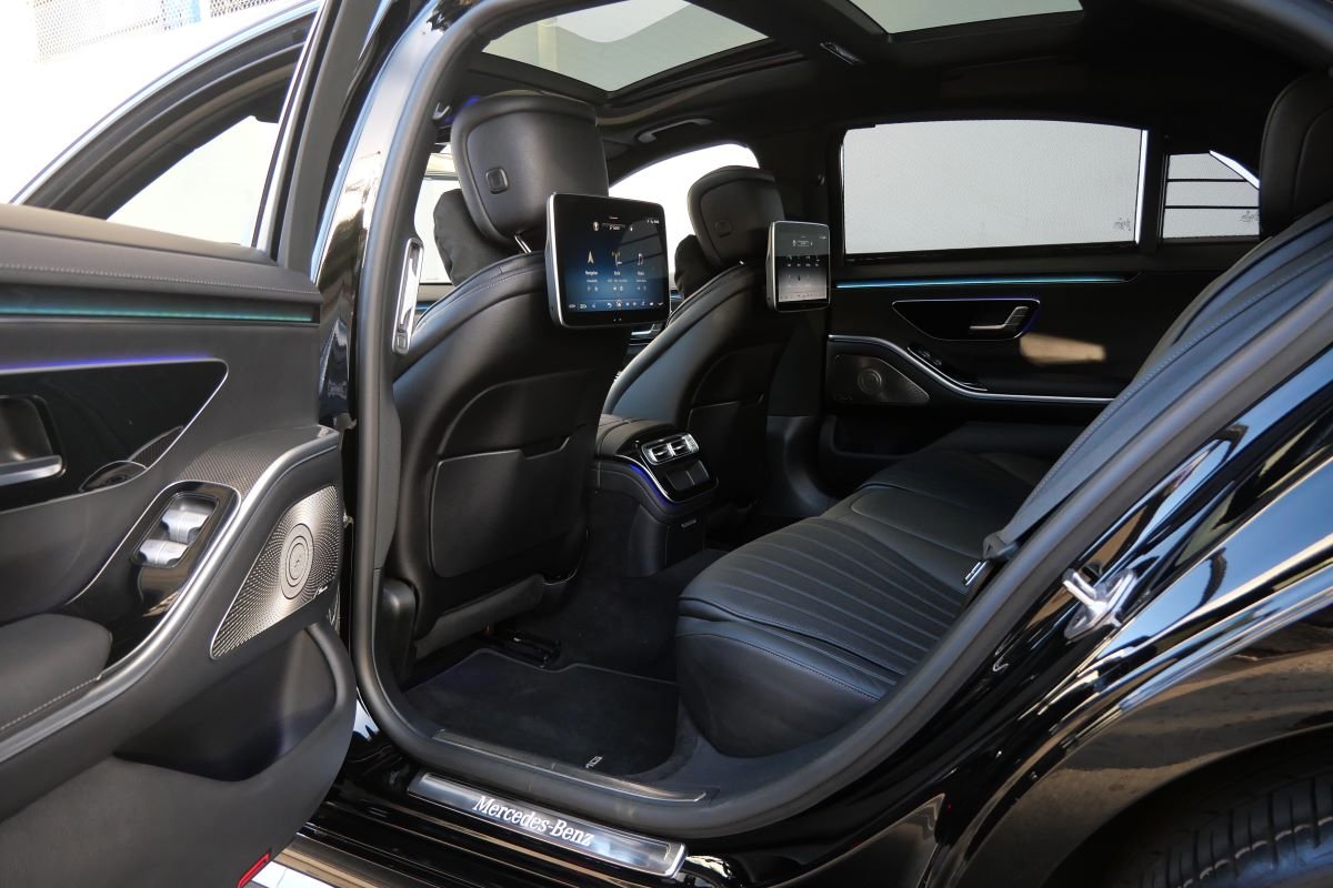 Mercedes Benz S500 rental in Los Angeles