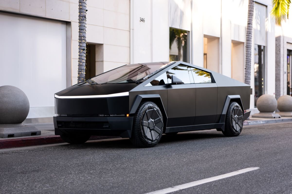 Tesla Cybertruck FSD 2026 Rental Los Angeles