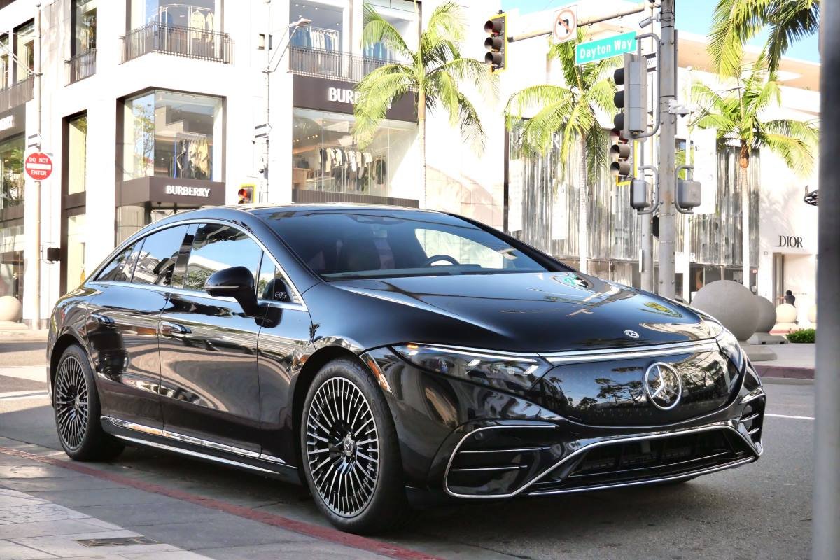 Mercedes-Benz EQS 450 for rent in Los Angeles Mercedes-Benz EQS 450 for rent in Los Angeles