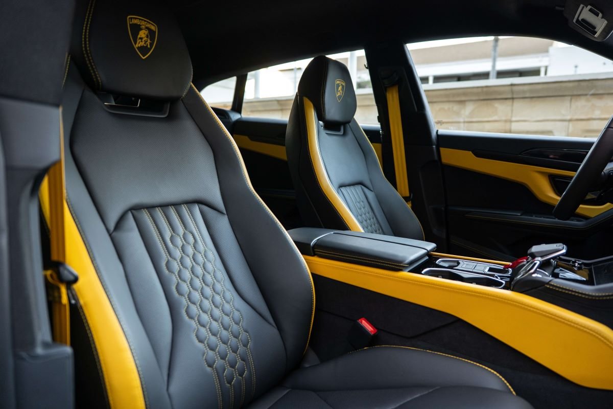 Lamborghini Urus SE 2025 for Rent in Los Angeles Lamborghini Urus SE 2025 for Rent in Los Angeles