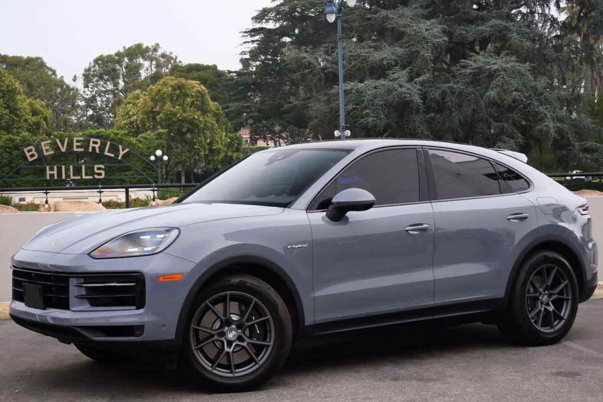 2025 Porsche Cayenne Coupe Rental Los Angeles