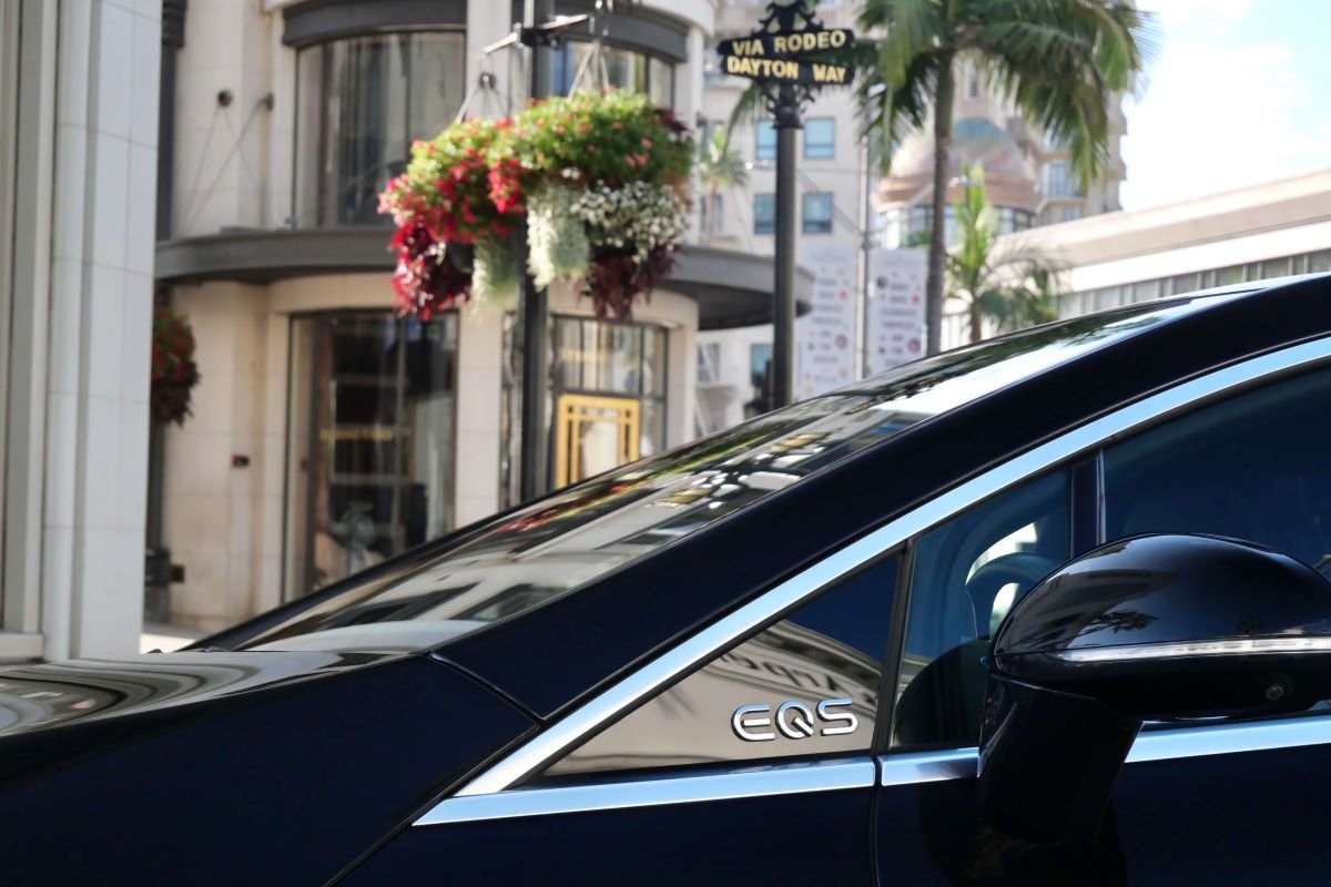 Mercedes Benz EQS 450 rental Los Angeles Mercedes Benz EQS 450 rental Los Angeles