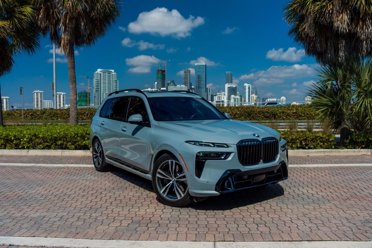 BMW X7 rental in Miami