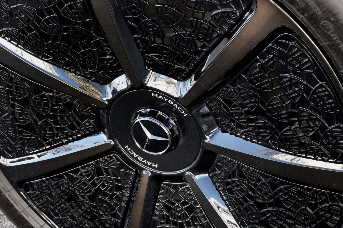 Rent a Mercedes-Maybach GLS 600 2025 in Los Angeles