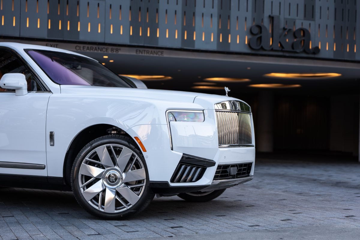 Rolls Royce Cullinan rental in Los Angeles