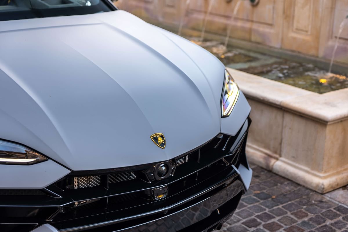 Rent a Lamborghini Urus SE 2025 in Los Angeles Rent a Lamborghini Urus SE 2025 in Los Angeles
