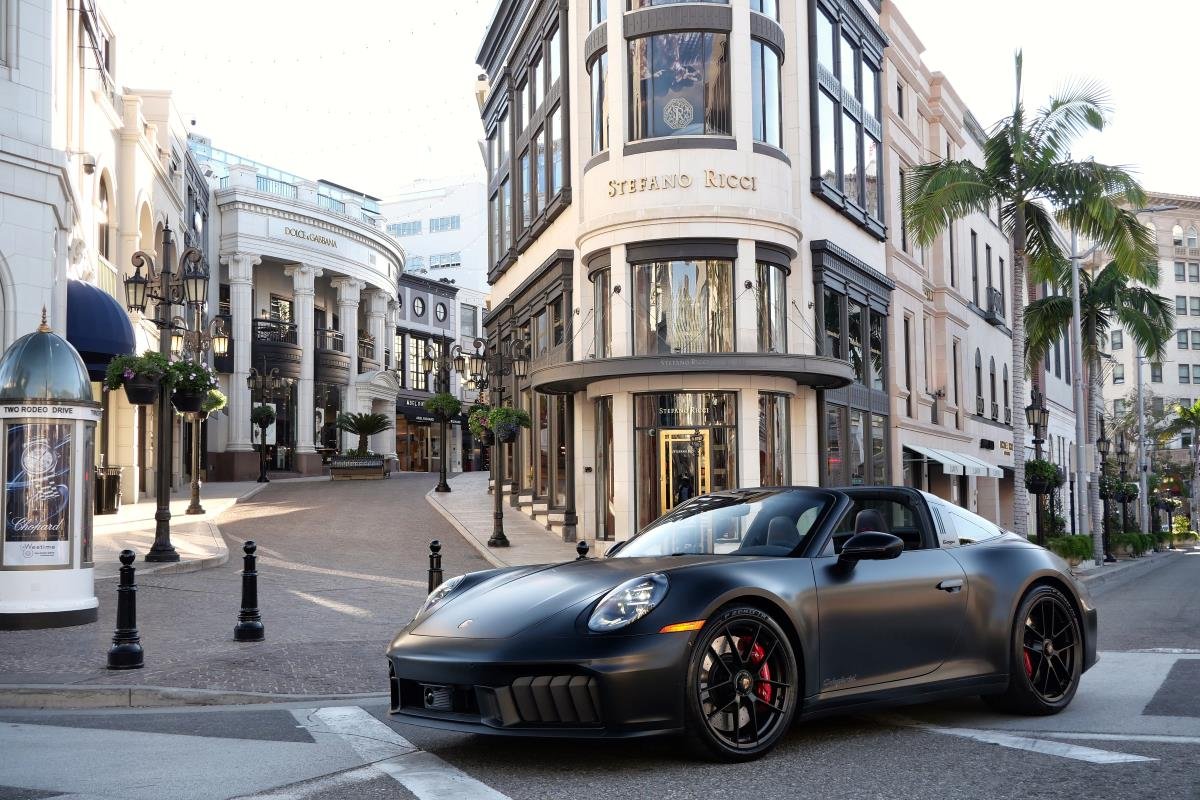 Rent a Porsche 911 Targa 4 GTS in Los Angeles