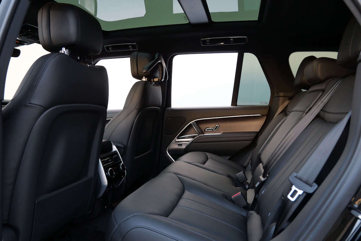 Range Rover P400 2025 for rent in Los Angeles