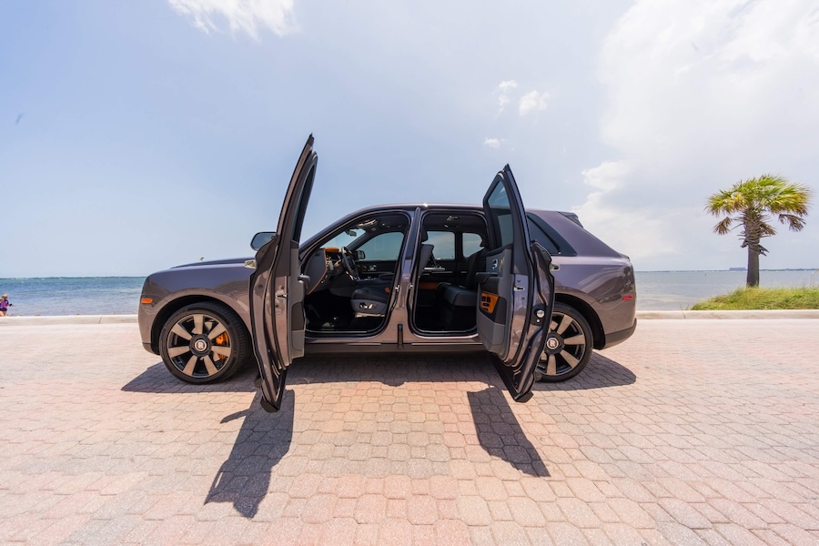 Rolls Royce Cullinan Gray 2023 for Rent in LA