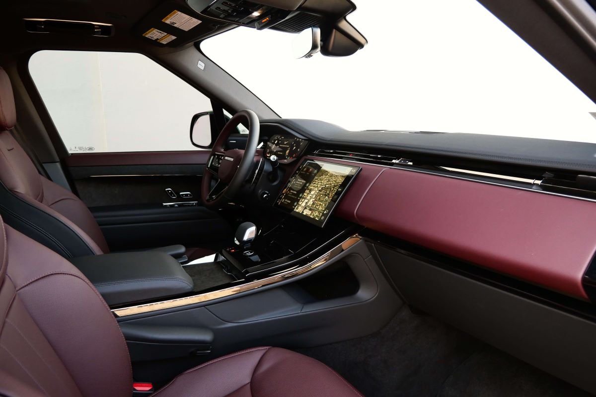 Range Rover Sport Dynamic 2025 for rent in Los Angeles