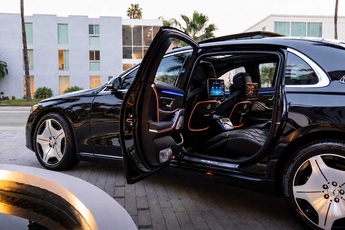 Rent a Mercedes Maybach S680 in Los Angeles Rent a Mercedes Maybach S680 in Los Angeles