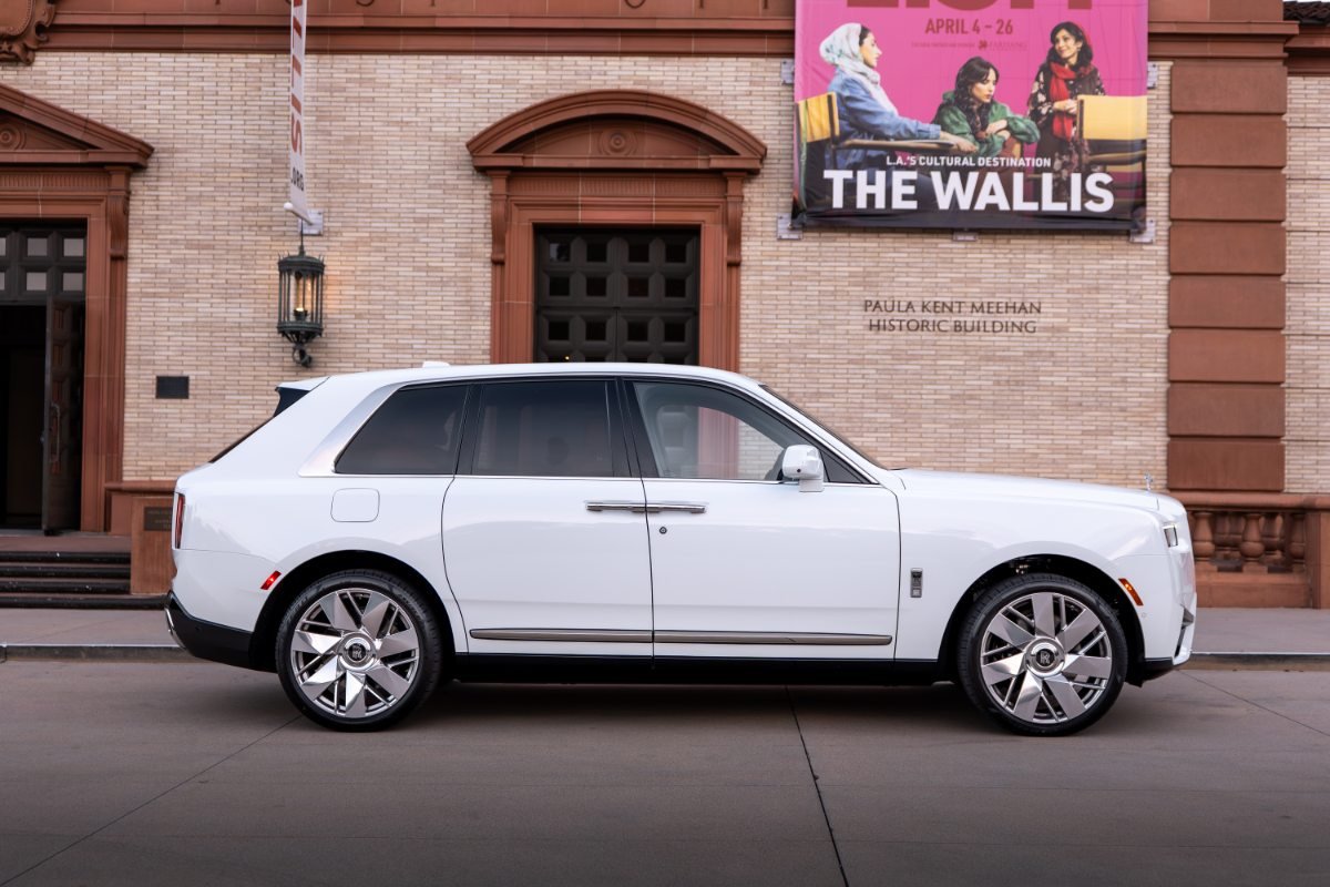 Rolls Royce Cullinan rental in Los Angeles