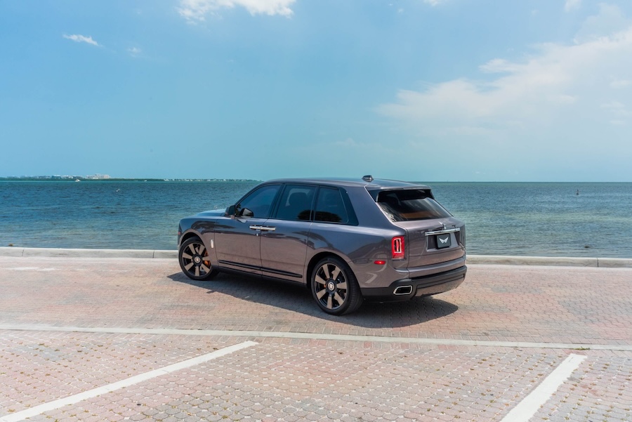 Rolls Royce Cullinan Gray 2023 for Rental in Los Angeles