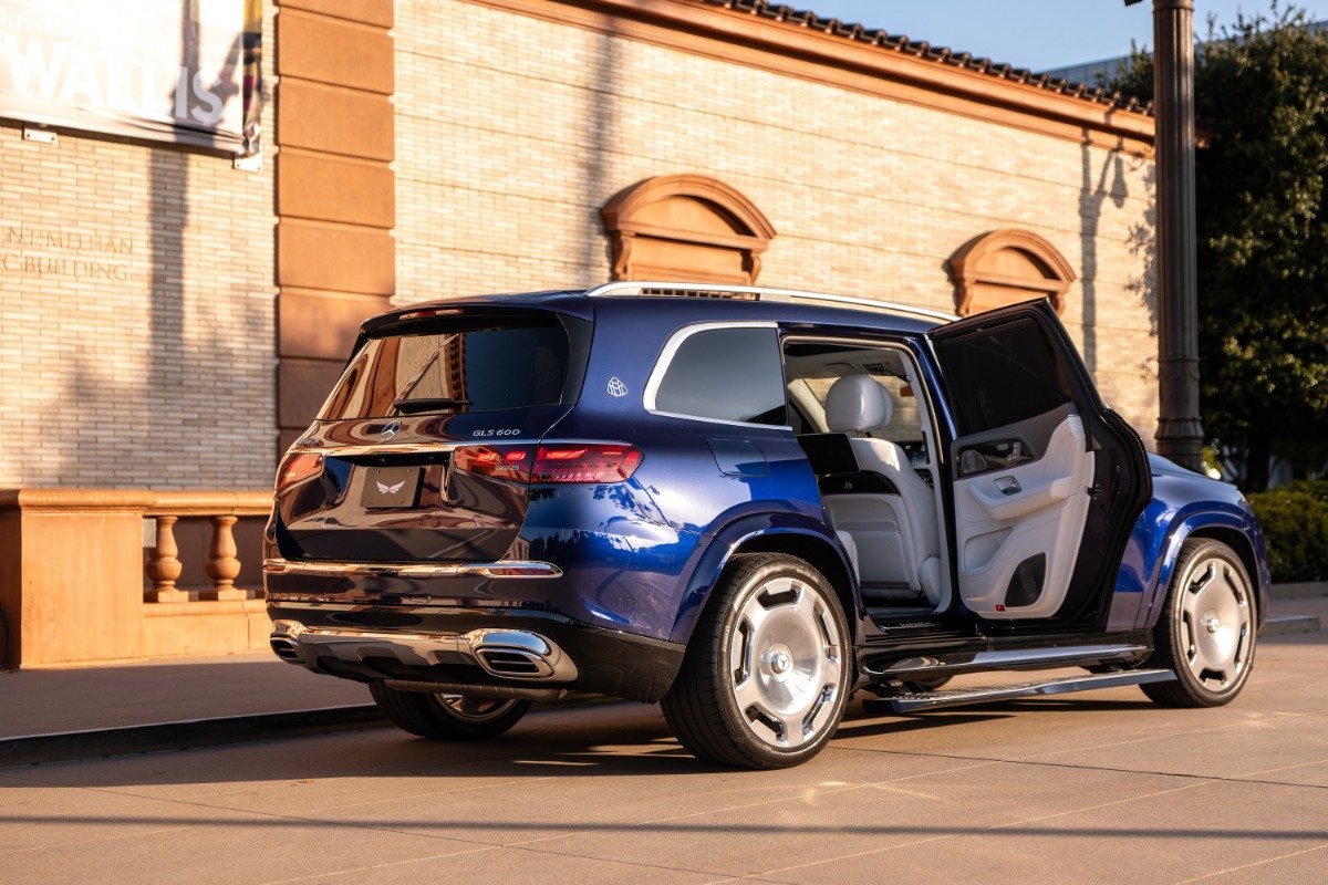 Mercedes Maybach GLS 600 rental in Los Angeles