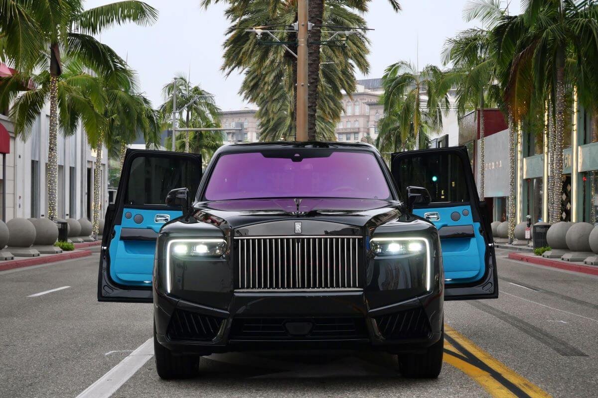 2025 Rolls-Royce Cullinan Black Badge in LA For Rent