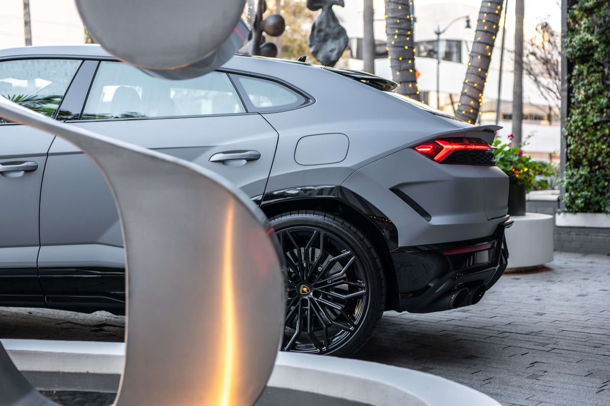 Lamborghini Urus SE 2025 for Rent in Los Angeles Lamborghini Urus SE 2025 for Rent in Los Angeles