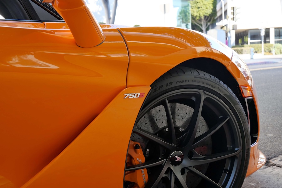 McLaren 750S Spider 2024 Orange For Rent McLaren 750S Spider 2024 Orange For Rent