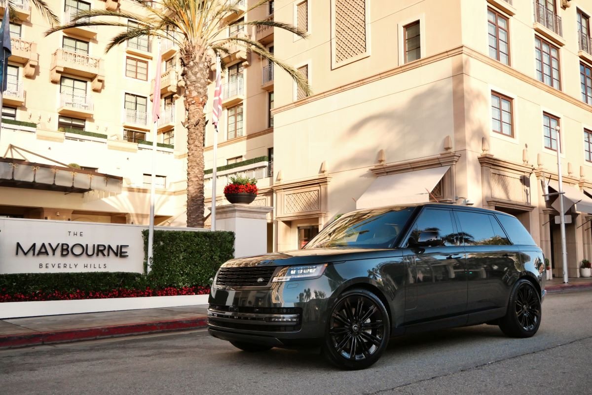 Rent a 2025 Range Rover P530 LWB in LA Rent a 2025 Range Rover P530 LWB in LA