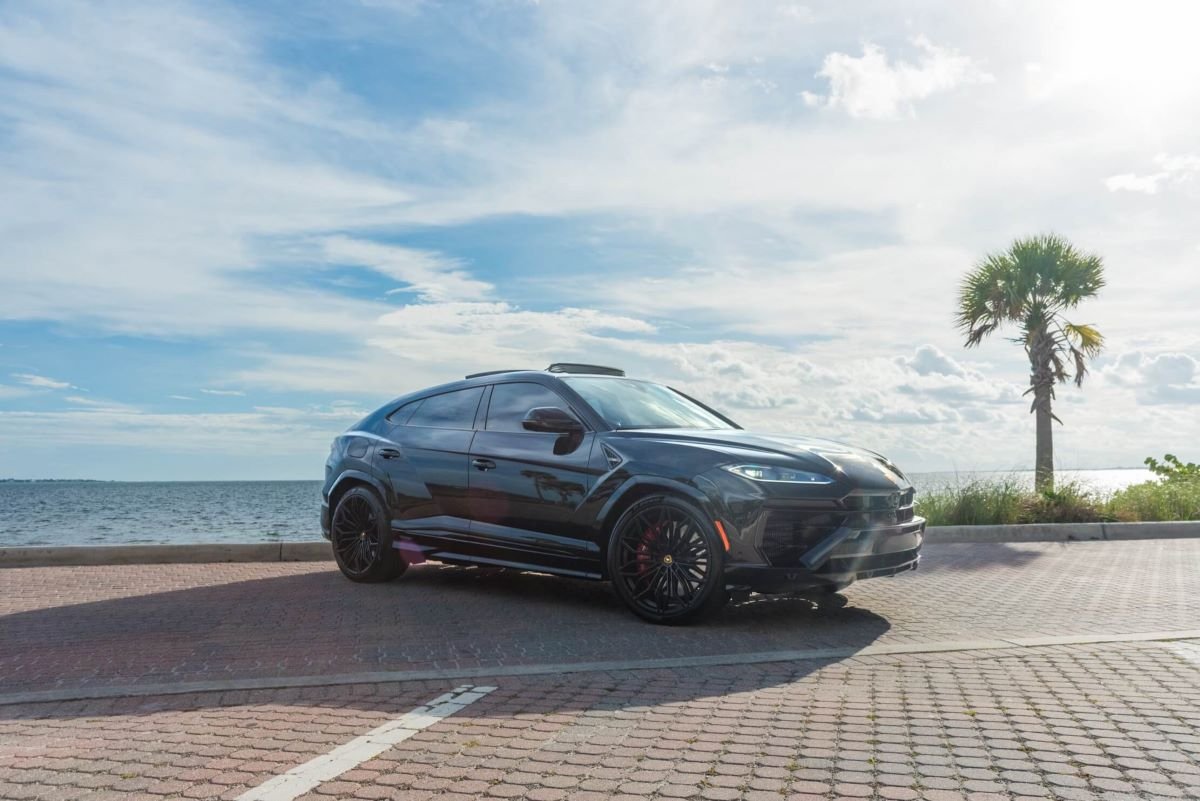 Lamborghini Urus SE rental in miami