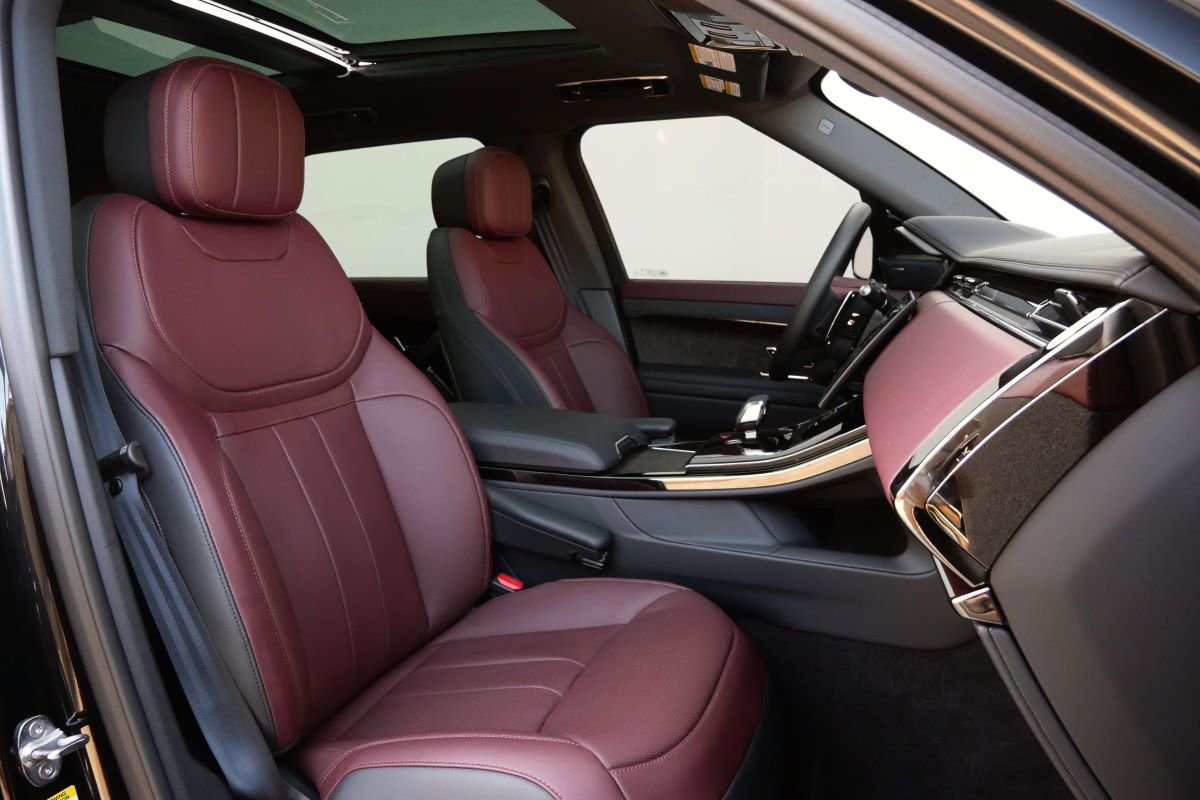 Range Rover Sport Dynamic 2025 for rent in Los Angeles