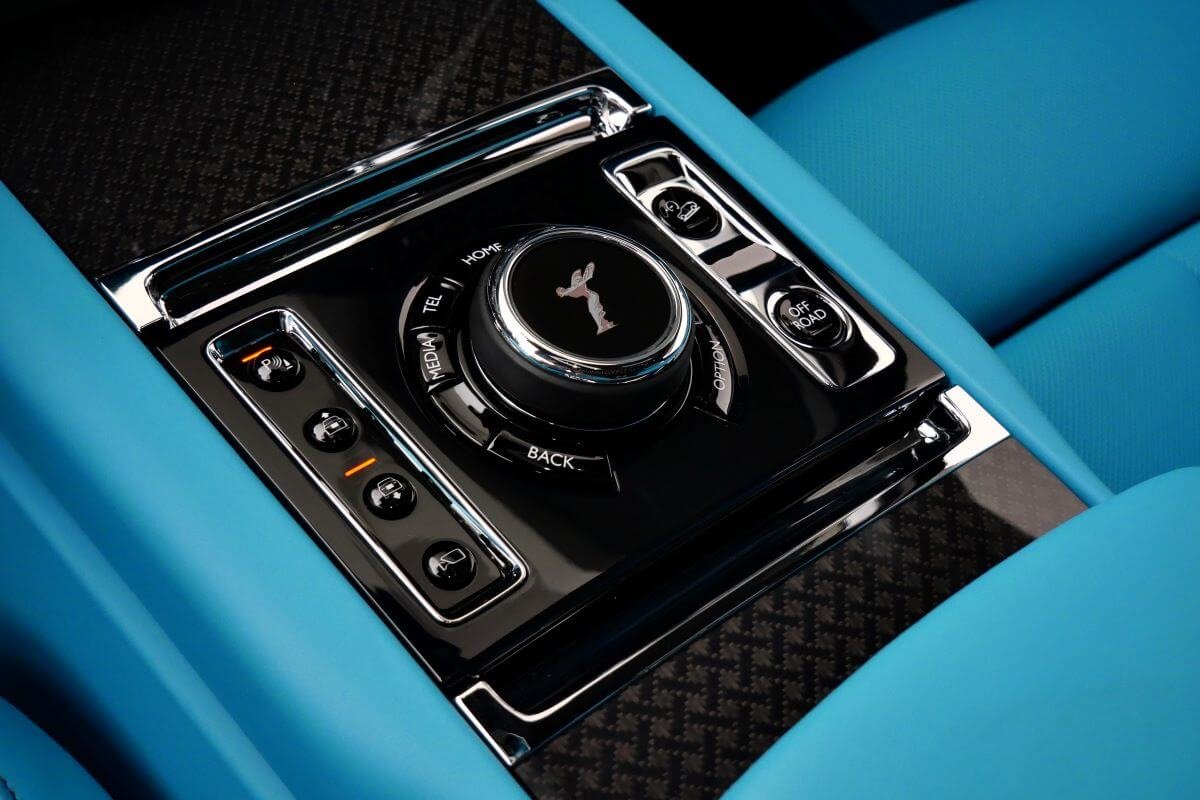 2025 Rolls-Royce Cullinan Black Badge in LA For Rent