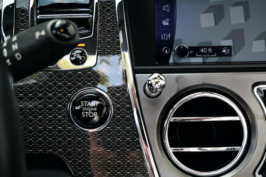 Rent a Rolls Royce Dawn Black Badge in Los Angeles