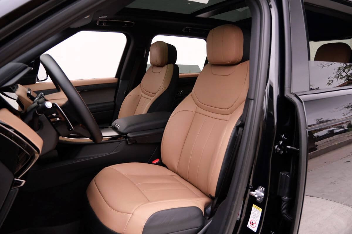 Rent a Range Rover Sport Dynamic 2025 in LA