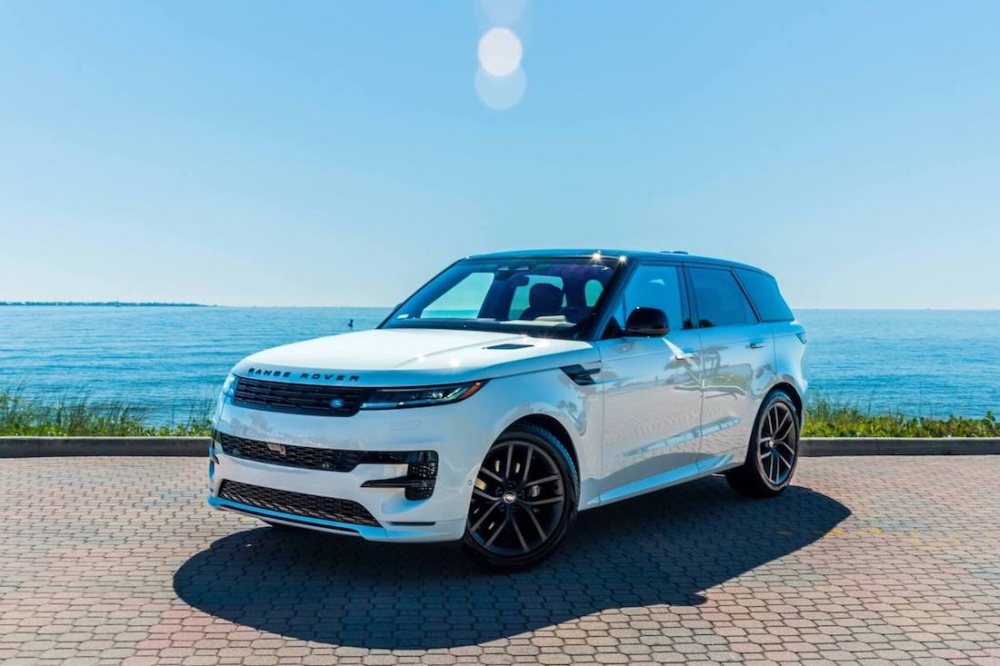 Rent a White Range Rover Sport Dynamic in Miami