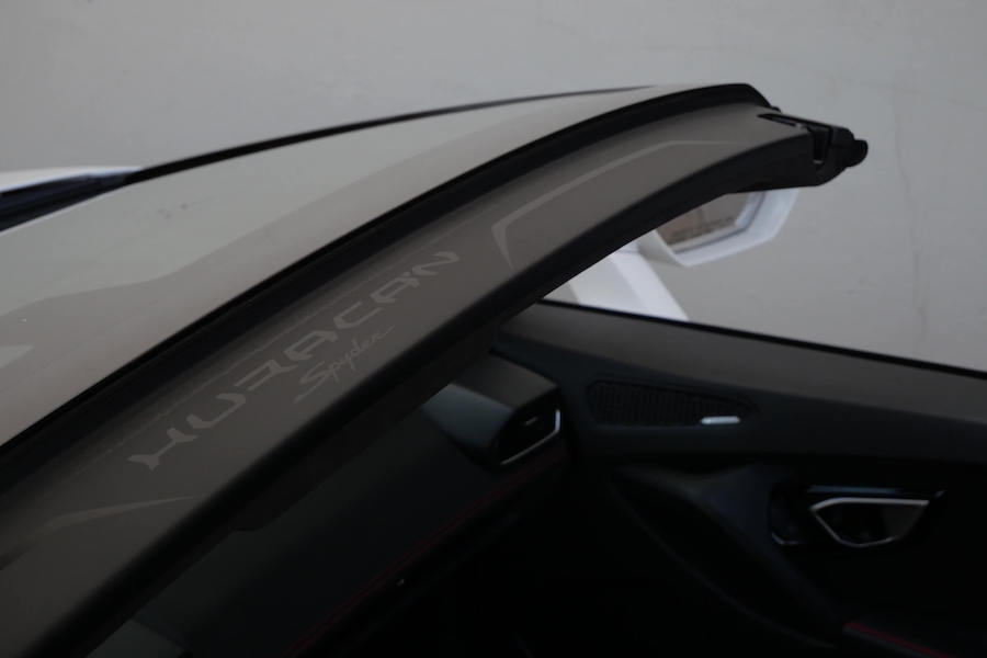 Rent Lamborghini Huracan EVO Spyder in a Los Angeles