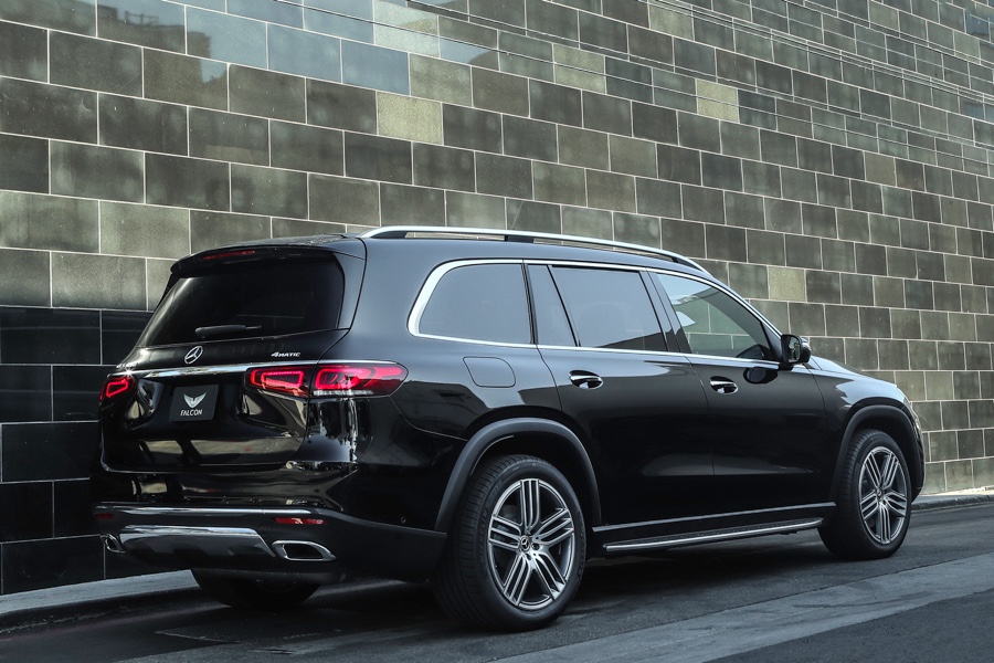 Rent Mercedes GLS