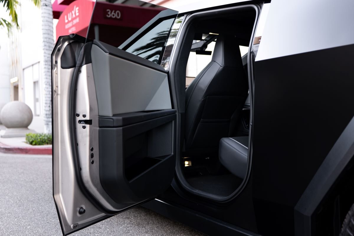 Tesla Cybertruck FSD 2026 Rental LAX