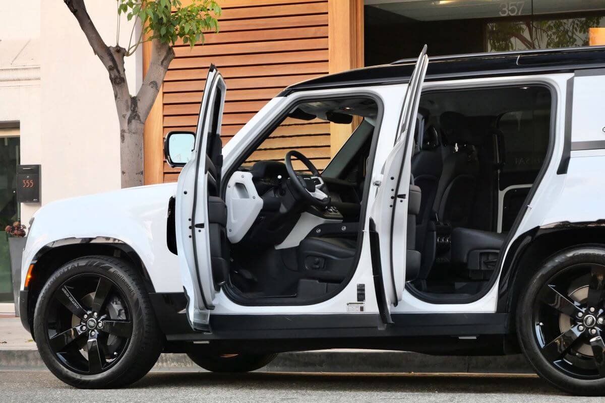 2025 Land Rover Defender Rental Los Angeles