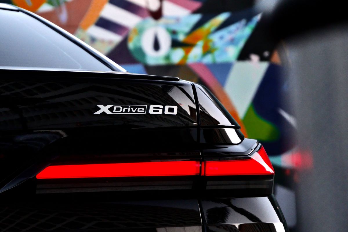 Rent a BMW i7 xDrive60 2024 in Los Angeles
