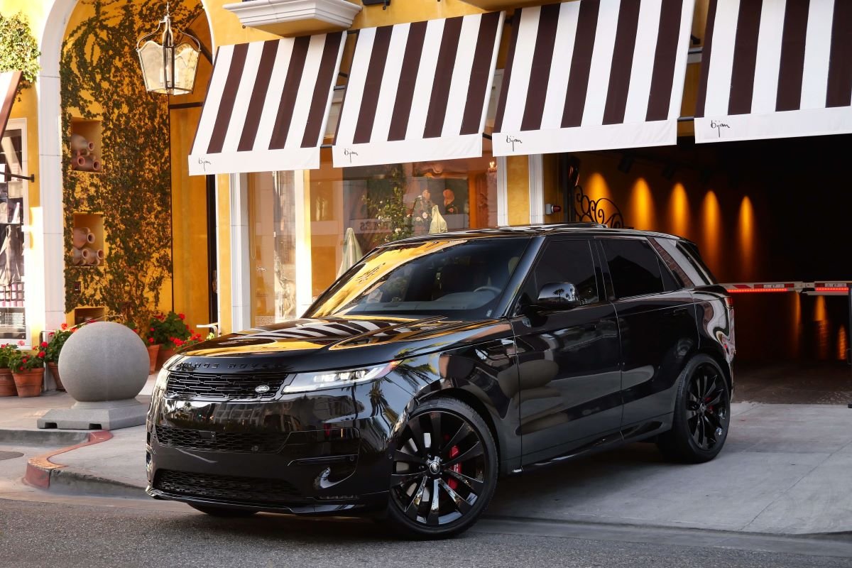Range Rover Sport Dynamic 2025 for rent in Los Angeles