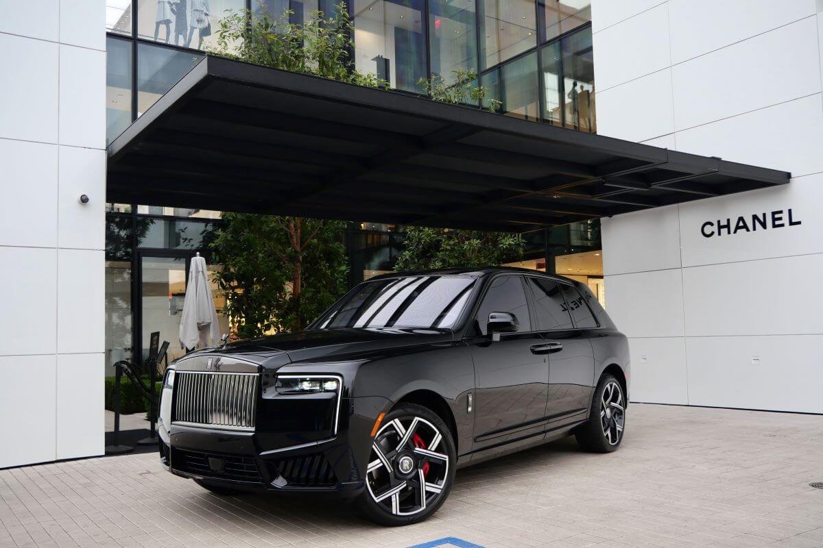 2025 Rolls-Royce Cullinan Black Badge in LA For Rent