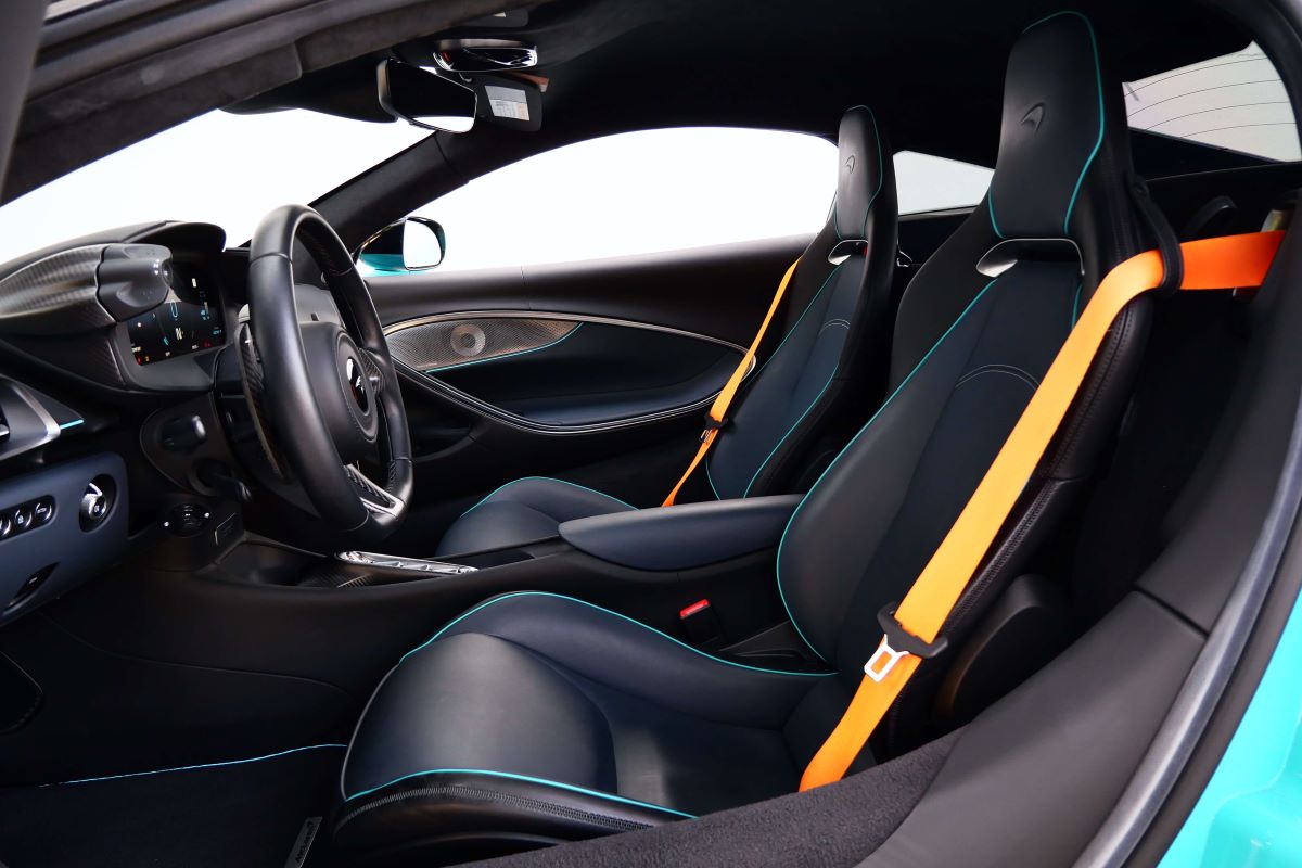 Rent a McLaren Artura in Los Angeles