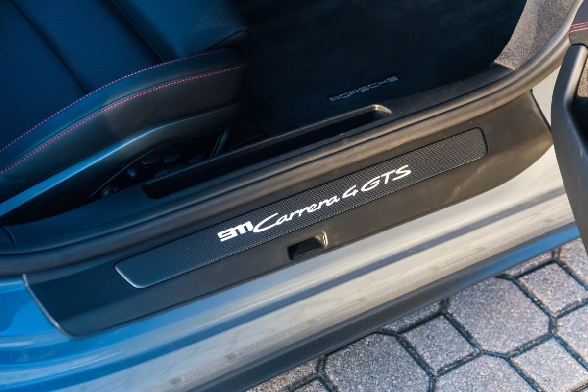Porsche Carrera S cabriolet rental in miami