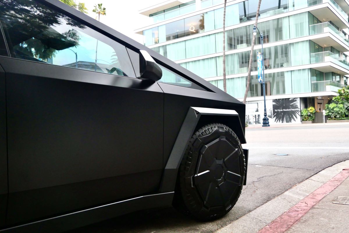Tesla Cyberbeast 2024 Rental in LA